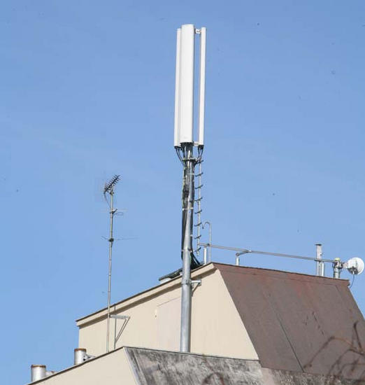 Thal-Marmoutier  Téléphonie mobile. Propagation d'ondes négatives suite à  l'installation d'une antenne relais