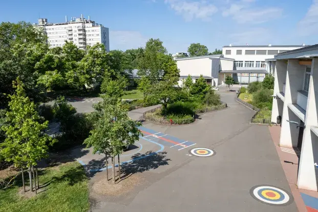 Cour de l'école élémentaire Benauge