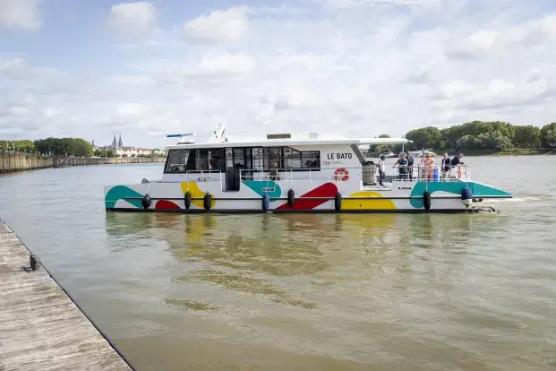 Le bato de Bordeaux.