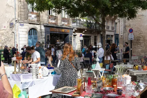 Brocante dans le quartier des Chartrons