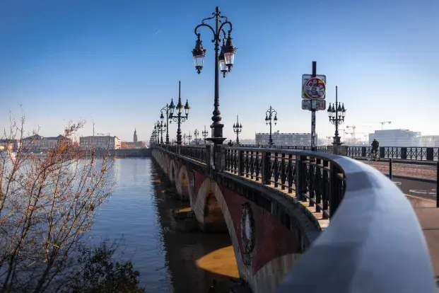Photo : Durant le chantier, cyclistes et piétons pourront toujours emprunter le pont.  © C. Barbier - Bordeaux Métropole