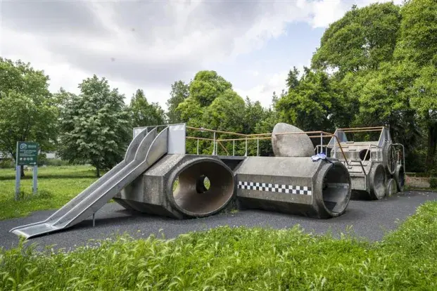 Aire de jeux du jardin de ta sœur