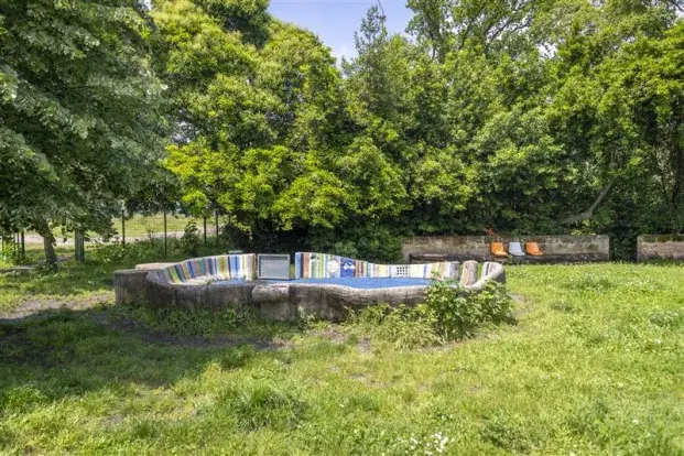 Aire de jeux du jardin de ta sœur
