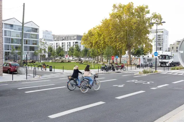 place girou quai a lallande