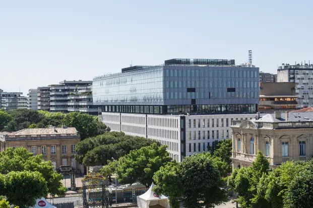 photo de la cité municipale de Bordeaux, vue de haut