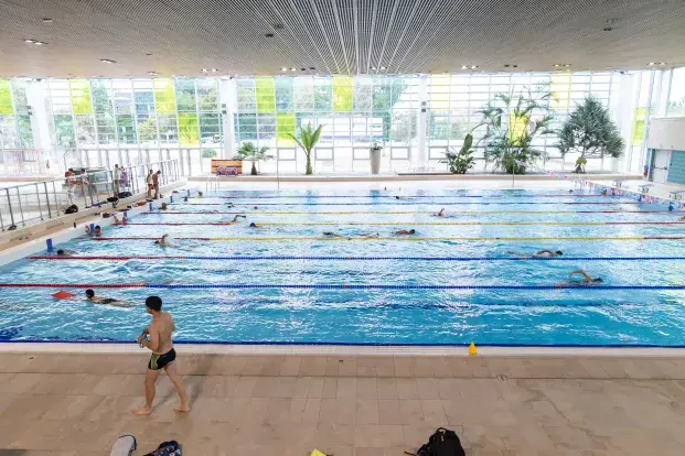 Photo : La piscine du Grand Parc, rénovée en 2024, est exemplaire sur le plan environnemental. © T. Sanson / Ville de Bordeaux
