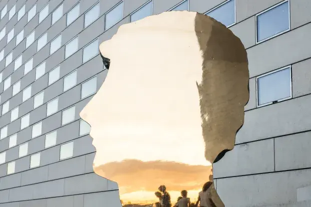 Photo : "Un détail", sculpture de Benoît Maire installée à La Méca  © R. Escher