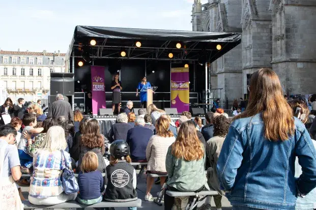 un concert sur la place Pey Berland