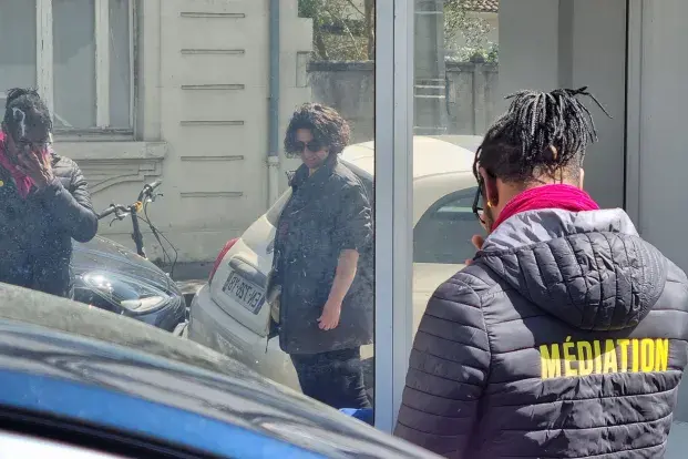 Une nouvelle équipe de médiateurs intervient dans la rue à Caudéran.