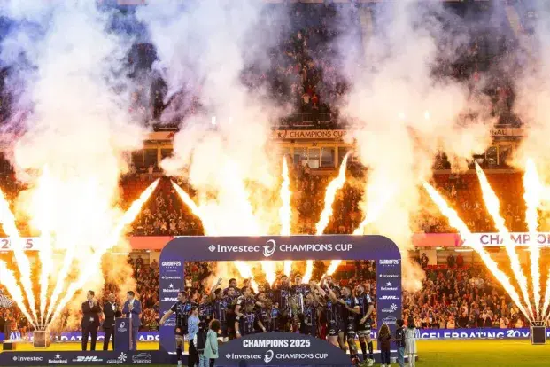 L'UBB soulève la Champions Cup.