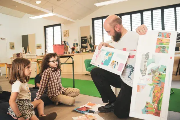 L'artiste Paul Peinture  à l'école Modeste-Testas.
