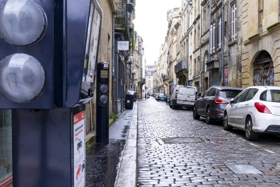 L'entrée d'un secteur borné.