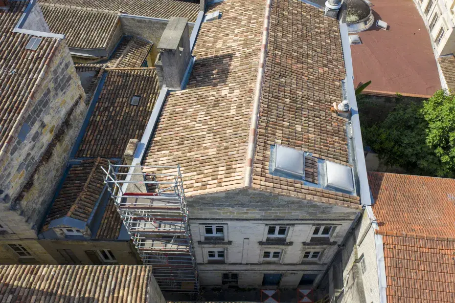 Photo de toits de Bordeaux, vus du haut.