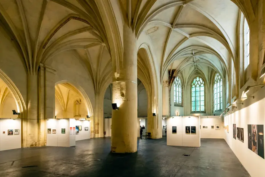 Intérieur de l'espace Saint-Rémi