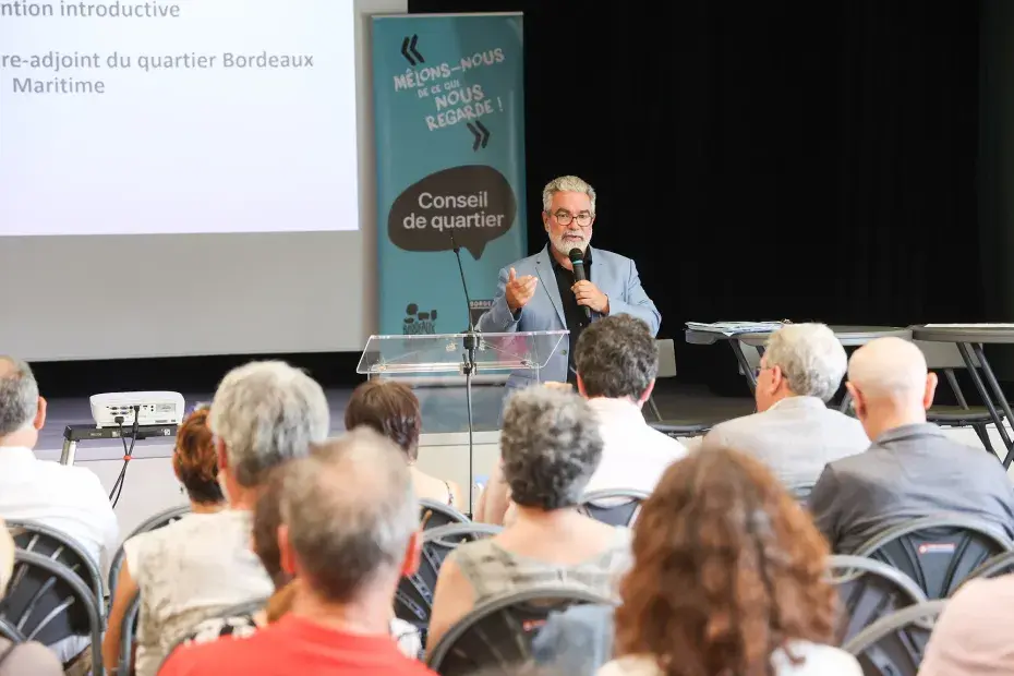 Vincent Maurin lors du dernier conseil de quartier Bordeaux Maritime