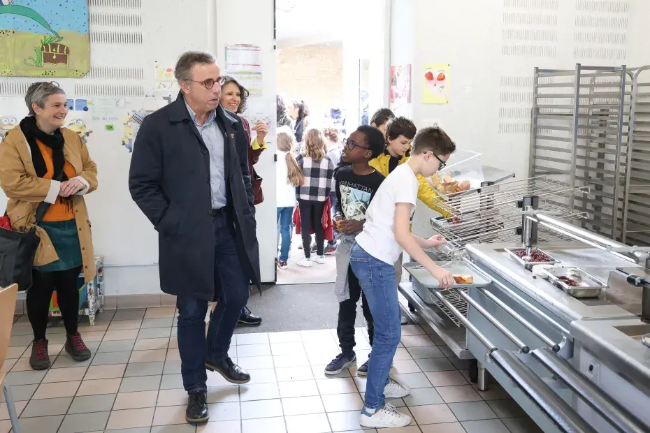 self, cantine, cuisine