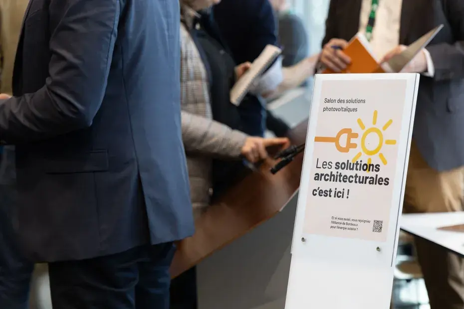 Photo du panneau signalétique du Salon des solutions photovoltaïques