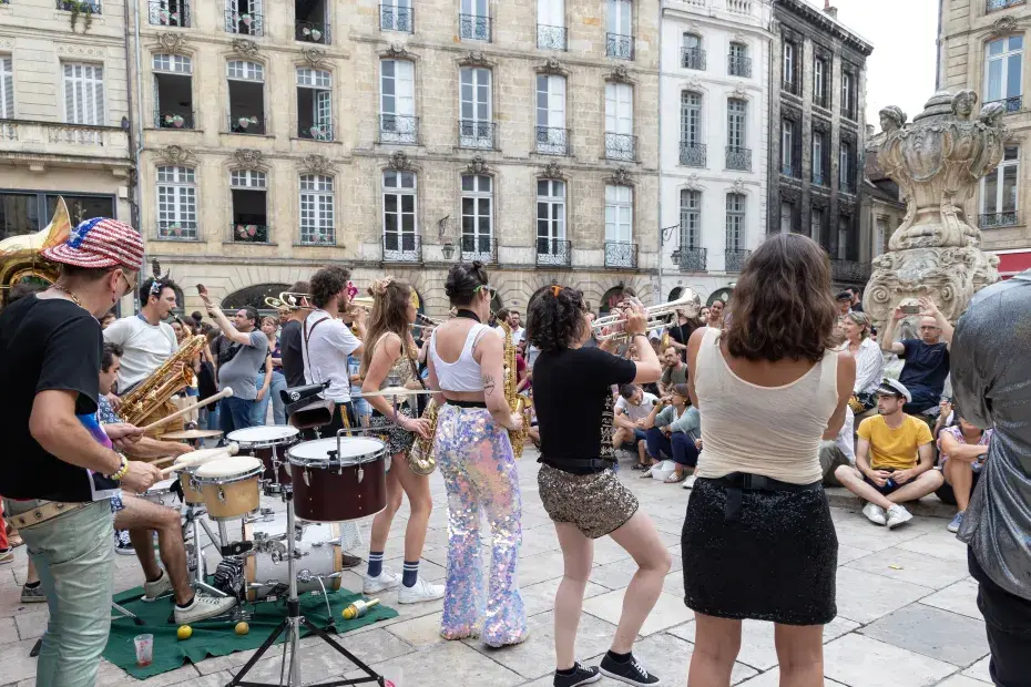 Photo d'un groupe lors de la Fête de la Musique 2022