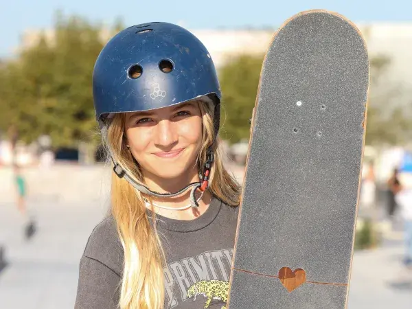  Lucie Schoonheere au skatepark de Bordeaux