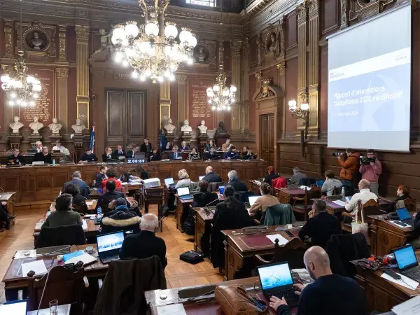 Salle du conseil pendant la séance de décmbre