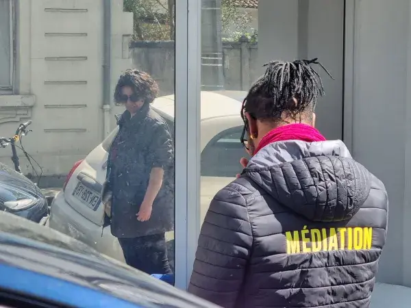Une nouvelle équipe de médiateurs intervient dans la rue à Caudéran.