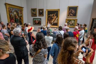 Visite d'un groupe de personne dans le musée des Beaux-arts de Bordeaux