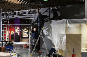 Photo des ouvriers qui effectuent les travaux de rénovation dans le musée d'Aquitaine