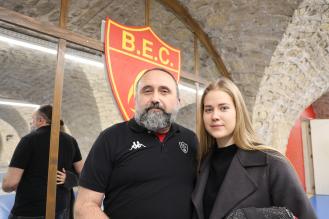 Viktoria au côté de son coach bordelais, Dimitri Andreu.