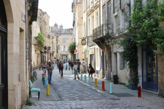 Photo : La rue Camille Sauvageau, dans le quartier Sainte-Croix. © T. Sanson / Ville de Bordeaux