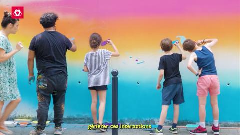 Plan fixe de la vidéo sur la fresque réalisée sur le mur l’école Stendhal