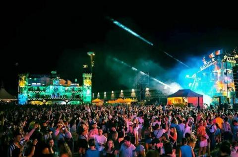 Photo : © Madame Loyal Festival