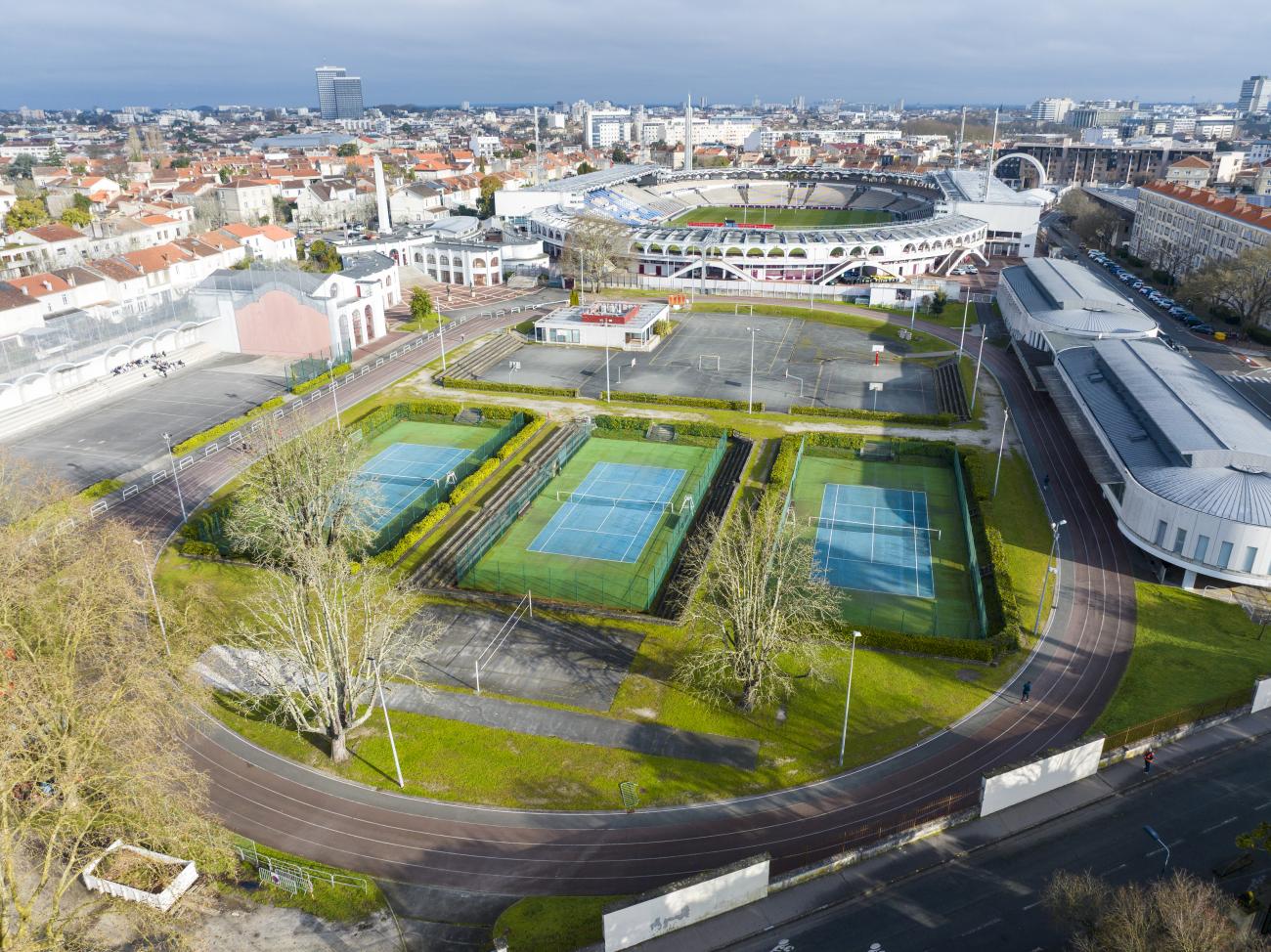 Espaces sportifs Lescure - courts de tennis - AVANT TRAVAUX